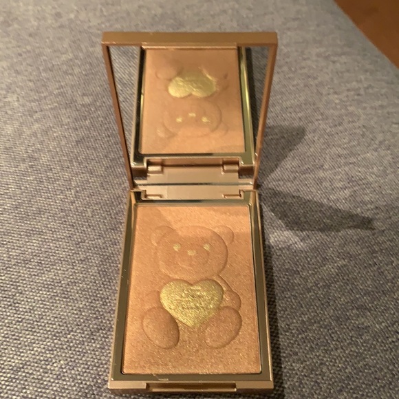 Too Faced Honey Bun Glow Bronzer - Picture 3 of 5